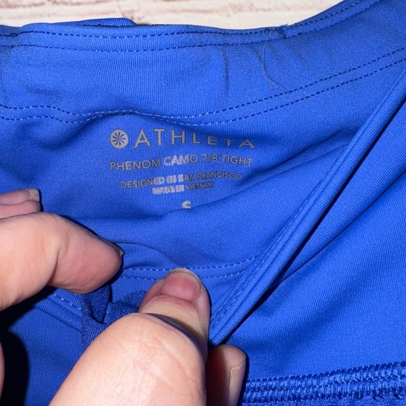 ATHLETA Phenom Camo 7/8 Tight, Size Small - Picture 7 of 10